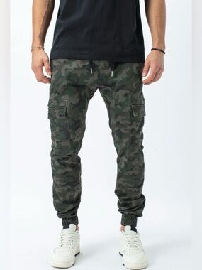 ZANEROBE Sureshot Cargo Pants in Dark Camo  Men’s Size 29